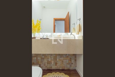 Lavabo  de casa à venda com 4 quartos, 312m² em Vila Salete, São Paulo