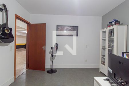 Escritório de casa à venda com 4 quartos, 312m² em Vila Salete, São Paulo