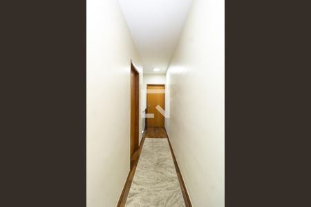 Corredor de casa para alugar com 3 quartos, 190m² em Vila Mazzei, São Paulo