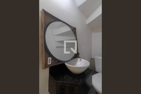 Lavabo de casa de condomínio à venda com 2 quartos, 87m² em Vila Guilhermina, São Paulo