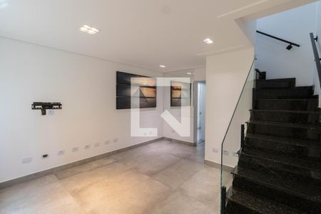 Sala de casa de condomínio à venda com 2 quartos, 87m² em Vila Guilhermina, São Paulo