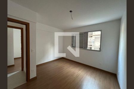 Apartamento à venda com 3 quartos, 79m² em Santa Rosa, Belo Horizonte
