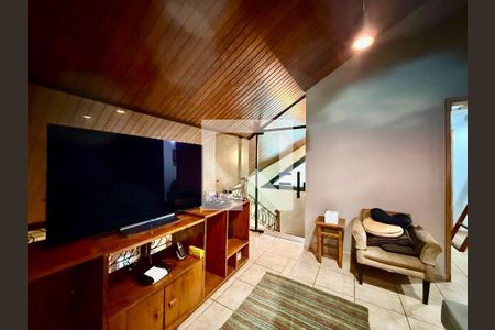 Casa à venda com 4 quartos, 316m² em Vila Madalena, São Paulo