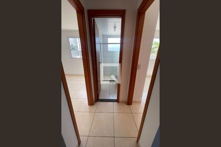 Corredor de apartamento para alugar com 2 quartos, 50m² em Jardim Primavera, Duque de Caxias
