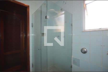 Banheiro da Suíte 2 de apartamento para alugar com 3 quartos, 240m² em Praça Seca, Rio de Janeiro