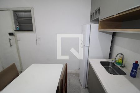Sala/Cozinha de kitnet/studio para alugar com 1 quarto, 27m² em Carandiru, São Paulo