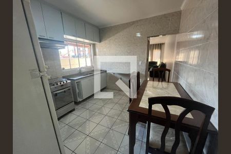 Casa à venda com 3 quartos, 176m² em Vila Invernada, São Paulo