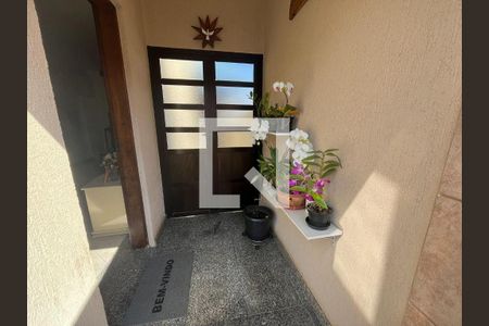 Casa à venda com 3 quartos, 176m² em Vila Invernada, São Paulo