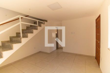 Sala de casa de condomínio à venda com 2 quartos, 67m² em Engenho do Mato, Niterói