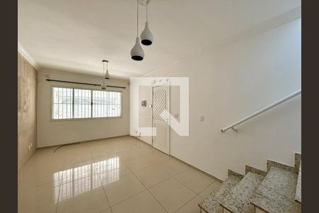 Sala de casa para alugar com 3 quartos, 145m² em Vila das Belezas, São Paulo
