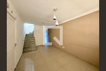 Sala de casa para alugar com 3 quartos, 145m² em Vila das Belezas, São Paulo