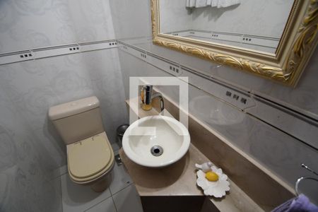 Lavabo de apartamento à venda com 3 quartos, 145m² em Cambuí, Campinas
