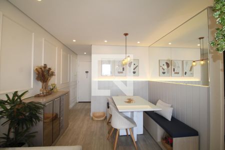 Sala de apartamento à venda com 3 quartos, 65m² em Parque Maria Domitila, São Paulo