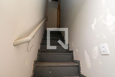 Escada de acesso de apartamento para alugar com 1 quarto, 37m² em Cidade São Mateus, São Paulo