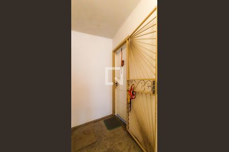 Entrada de apartamento à venda com 1 quarto, 43m² em Santo Antônio, Porto Alegre