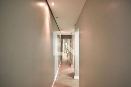 Corredor de apartamento à venda com 3 quartos, 83m² em Vila Andrade, São Paulo