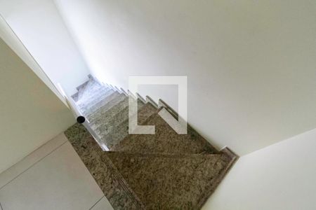Escada de apartamento à venda com 3 quartos, 130m² em Santa Monica, Belo Horizonte