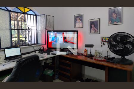 Quarto 1 de casa à venda com 3 quartos, 400m² em Cidade de Deus, Rio de Janeiro