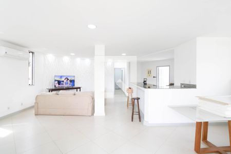 Sala/Cozinha de casa para alugar com 2 quartos, 320m² em Guaratiba, Rio de Janeiro