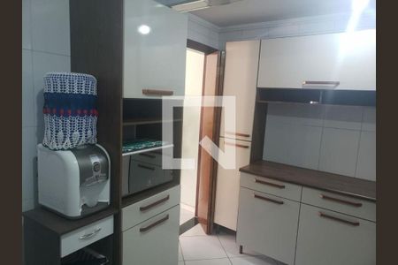 Casa à venda com 2 quartos, 88m² em Vila Carrão, São Paulo