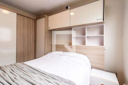 Quarto 1 de apartamento para alugar com 2 quartos, 52m² em Xaxim, Curitiba