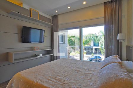 Suíte 1 de casa de condomínio à venda com 3 quartos, 241m² em Sarandi, Porto Alegre