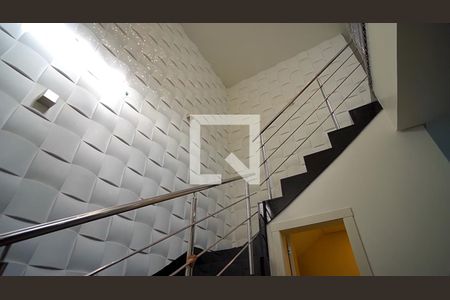 Escada  de casa de condomínio à venda com 3 quartos, 241m² em Sarandi, Porto Alegre