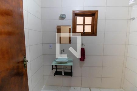 Banheiro de casa à venda com 1 quarto, 73m² em Serra Grande, Niterói