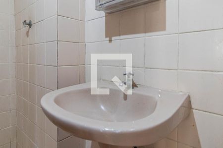 Banheiro de apartamento à venda com 1 quarto, 37m² em Centro Histórico, Porto Alegre