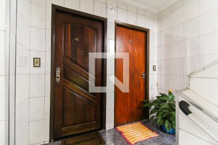 Hall de apartamento à venda com 2 quartos, 56m² em Conjunto Residencial José Bonifácio, São Paulo