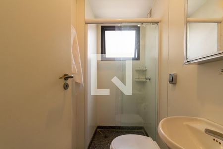 Banheiro de apartamento à venda com 4 quartos, 229m² em Brooklin, São Paulo