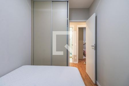 Quarto 2 de apartamento à venda com 3 quartos, 70m² em Alphaville Empresarial, Barueri