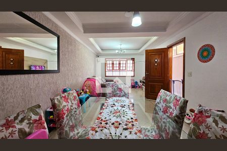 Sala de casa à venda com 4 quartos, 165m² em Jardim Ernestina, São Paulo