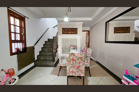 Sala de casa à venda com 4 quartos, 165m² em Jardim Ernestina, São Paulo