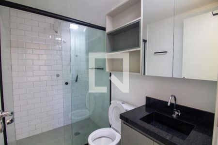 Banheiro de kitnet/studio para alugar com 1 quarto, 25m² em Jardim das Acacias, São Paulo