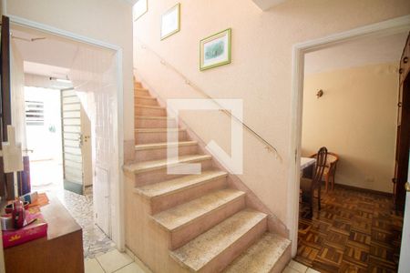 Escada de casa à venda com 5 quartos, 206m² em Campo Belo, São Paulo