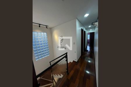 Corredor de casa à venda com 3 quartos, 225m² em Olímpico, São Caetano do Sul