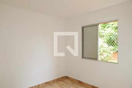 Quarto 2 de apartamento para alugar com 2 quartos, 45m² em Jardim Redil, São Paulo
