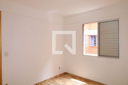 Quarto 1 de apartamento para alugar com 2 quartos, 45m² em Jardim Redil, São Paulo