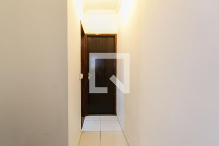 Corredor  de casa de condomínio à venda com 2 quartos, 72m² em Vila Taquari, São Paulo