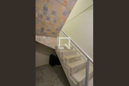 Escada de casa à venda com 3 quartos, 168m² em Vila Progresso, Santo André