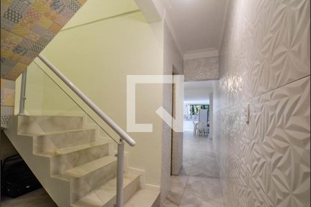 Escada de casa à venda com 3 quartos, 168m² em Vila Progresso, Santo André