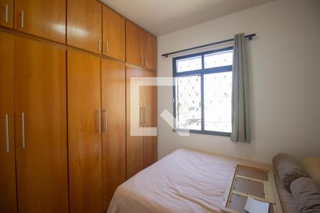 Quarto 1 de apartamento à venda com 2 quartos, 42m² em Centro, Contagem
