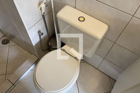 Banheiro da Suíte 1 de apartamento para alugar com 2 quartos, 70m² em Boqueirão, Santos