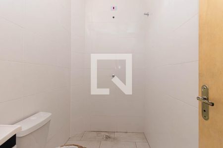 Banheiro de apartamento para alugar com 1 quarto, 49m² em Vila Ayrosa, São Paulo