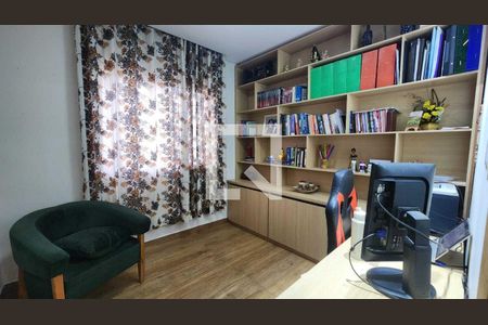 Escritório de casa para alugar com 4 quartos, 384m² em Santa Cruz Industrial, Contagem