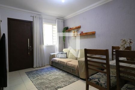 Sala de casa à venda com 2 quartos, 62m² em Fernão Dias, Belo Horizonte