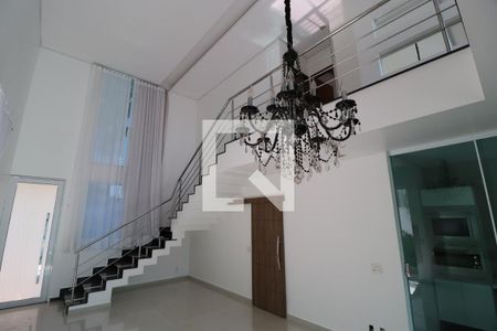 Sala de casa de condomínio para alugar com 3 quartos, 300m² em Gávea, Uberlândia