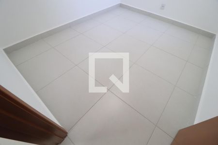 Quarto 1 de apartamento para alugar com 2 quartos, 52m² em Jardim Botânico, Uberlândia