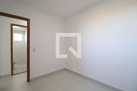 Quarto 1 de apartamento para alugar com 2 quartos, 52m² em Jardim Botânico, Uberlândia